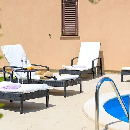 Dobran By Istrialux * Rebici